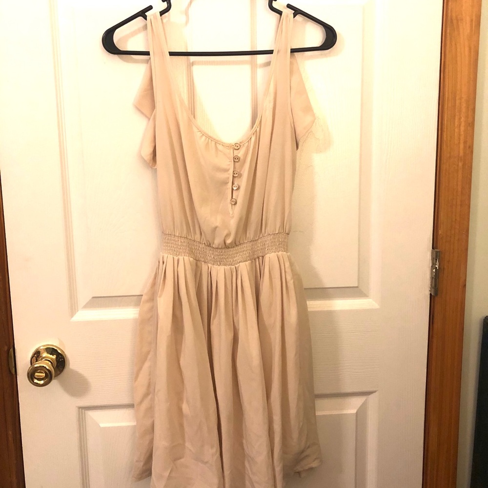 Cream dress with cute details